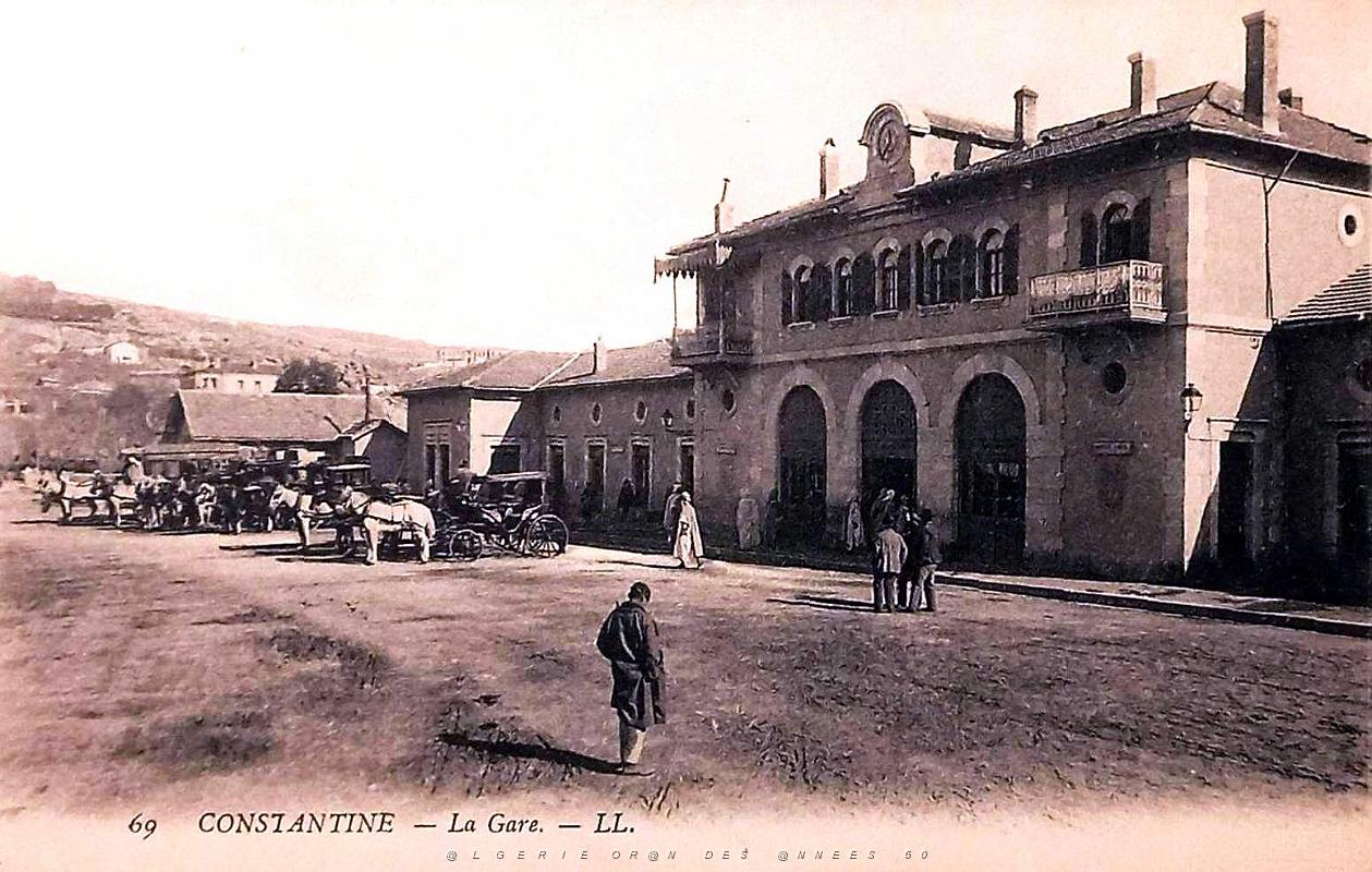 Constantine - Gare - Caleches.jpg